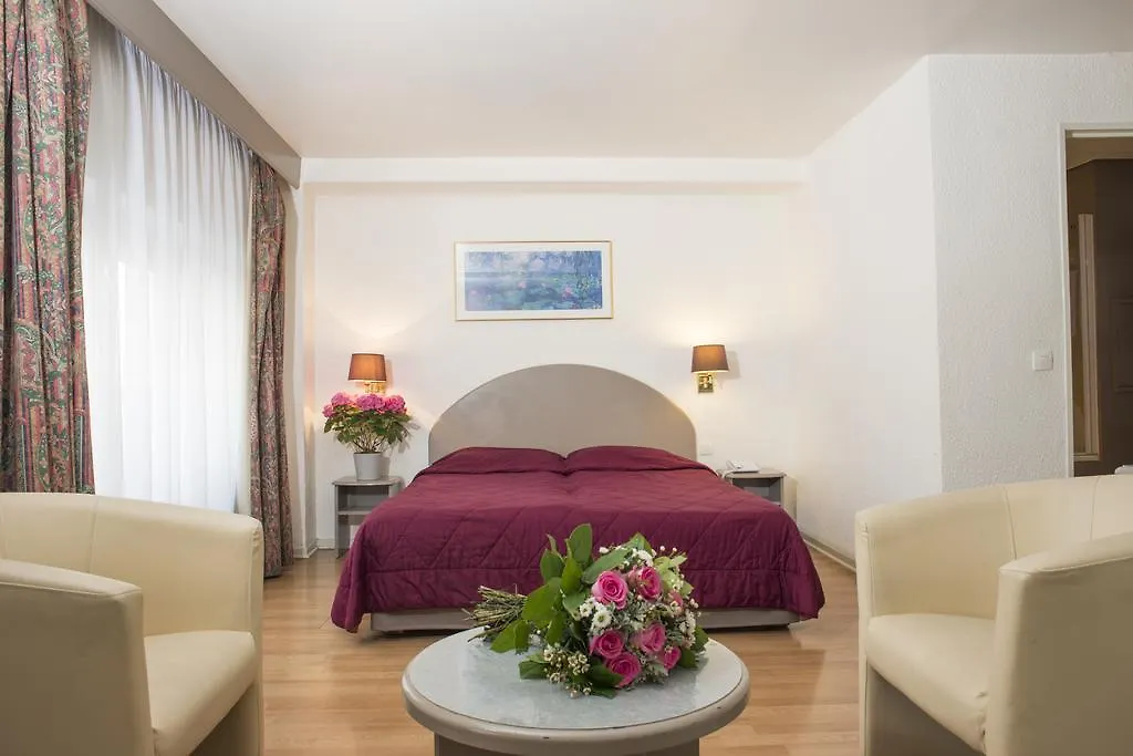 Royal Bastille 2* Parigi