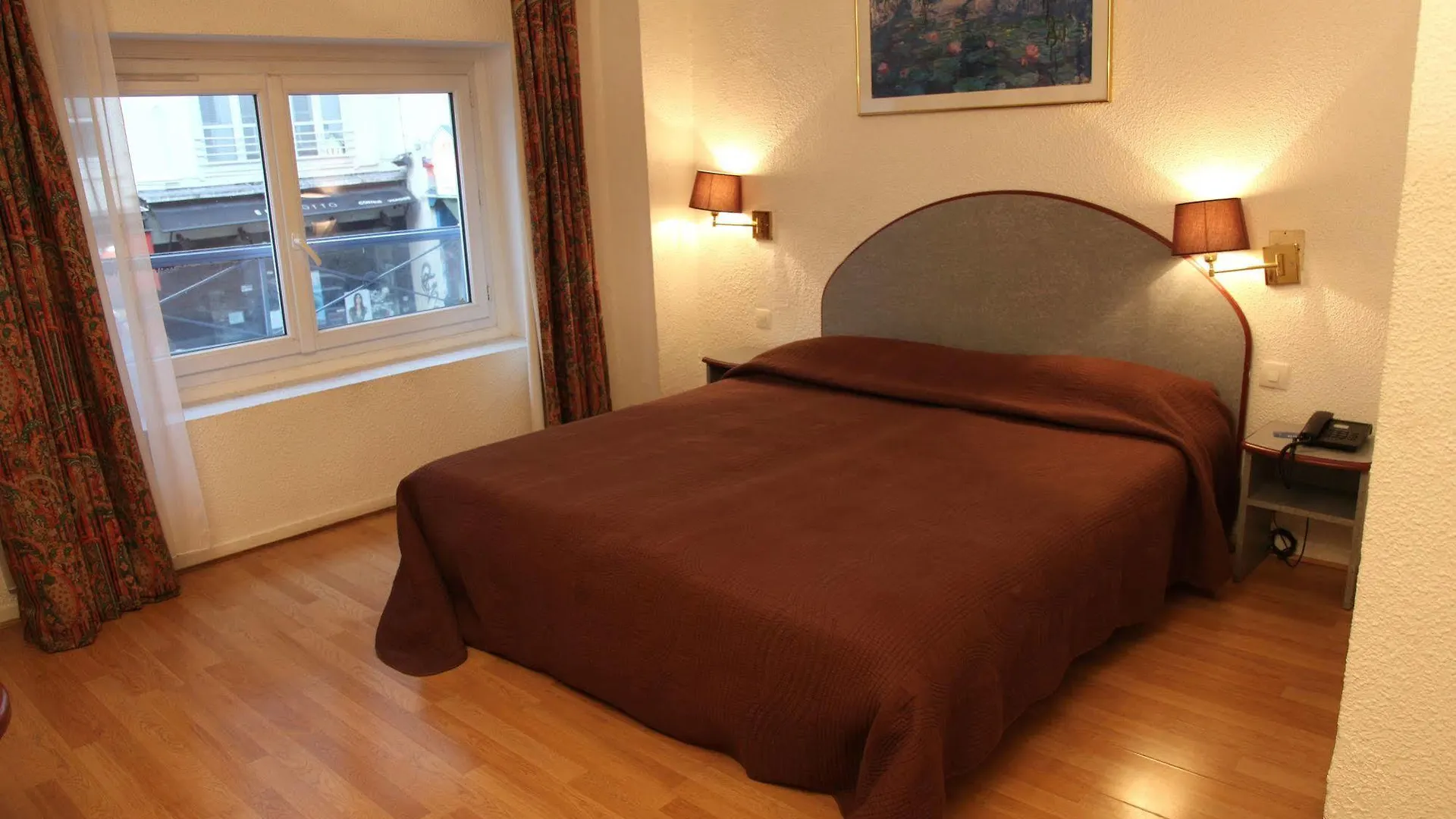 Royal Bastille Hotel